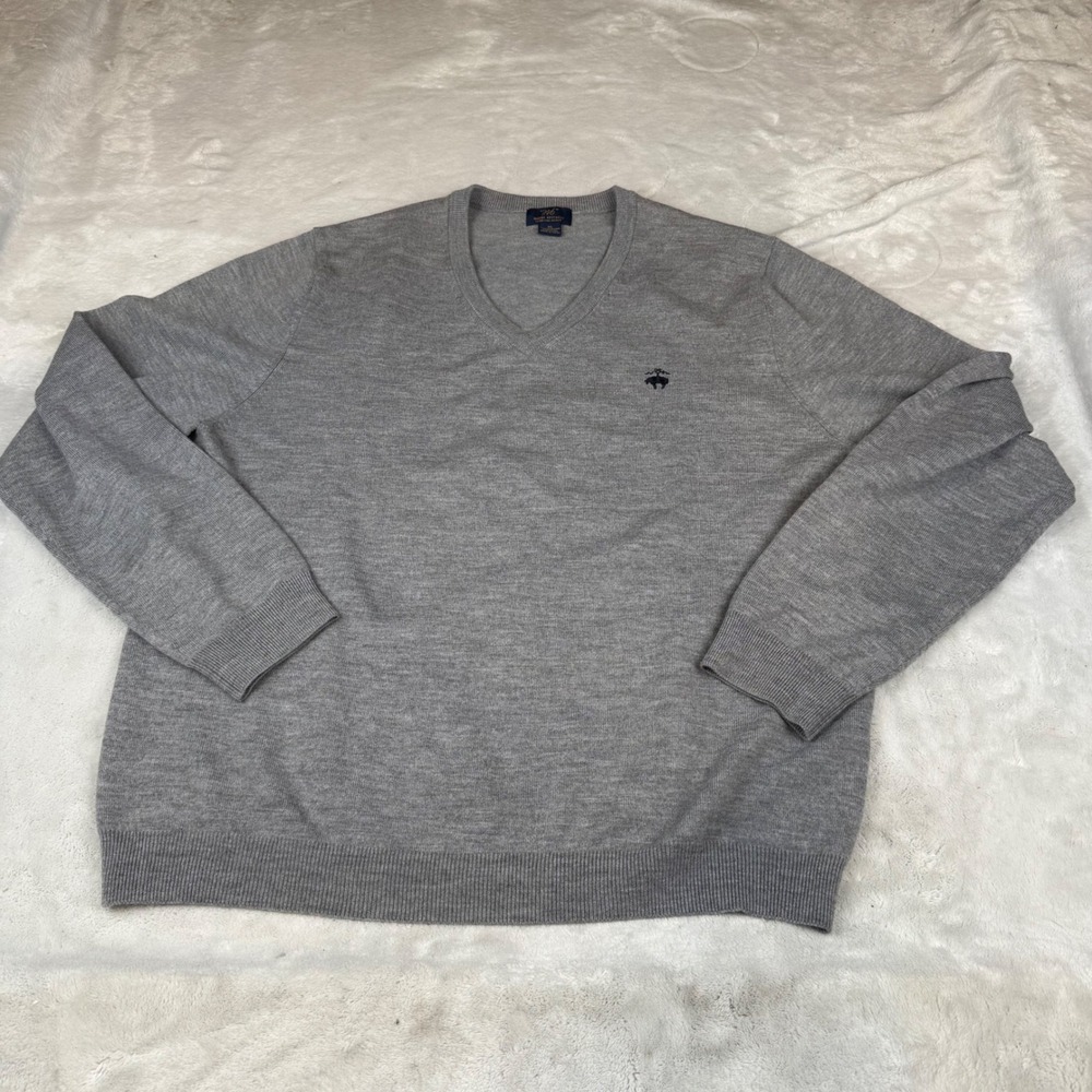 Brooks Brothers 346 Mens XL Gray Extra Fine Merino Wool V-Neck Sweater Logo
